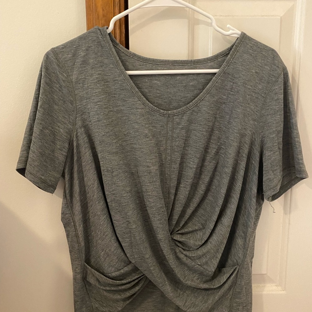 Lululemon Women's Twist Front Active Top